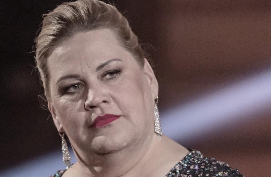 Was allerdings nur wenige wissen: Die humorvolle, positive und stets gut gelaunte Ilka musste bereits harte Zeiten durchleben: 2016 starb ihr Vater an Demenz.