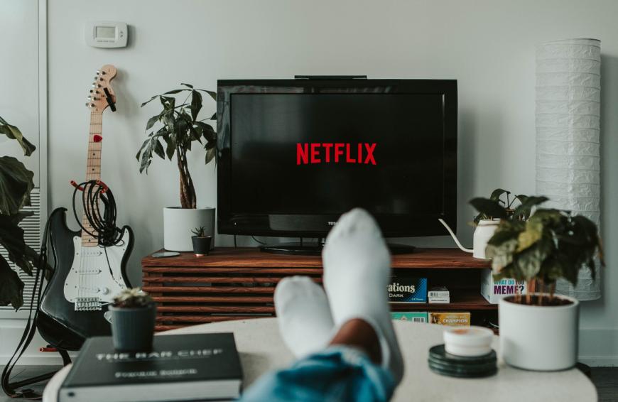 Welche Netflix-Serien ihr im Juli 2021 auf keinen Fall verpassen solltet, verraten wir euch hier!