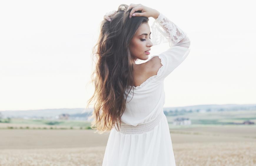 Schluss mit Haarbruch und Haarausfall! Wir haben eine Drogerie-Kur entdeckt, die dem Haar Widerstandskraft verleiht. 