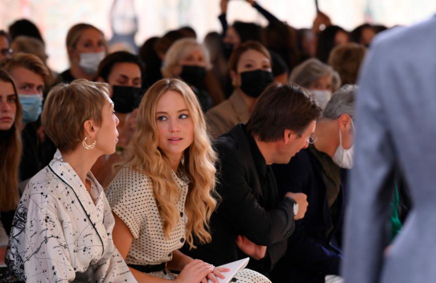Die Schauspielerin war zu Gast bei der Pariser Fashion Week.