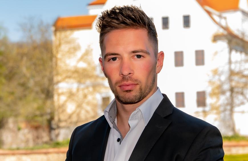 Ramon Roselly und seine Freundin Lorena kommen mit seinem neuen Ruhm ...