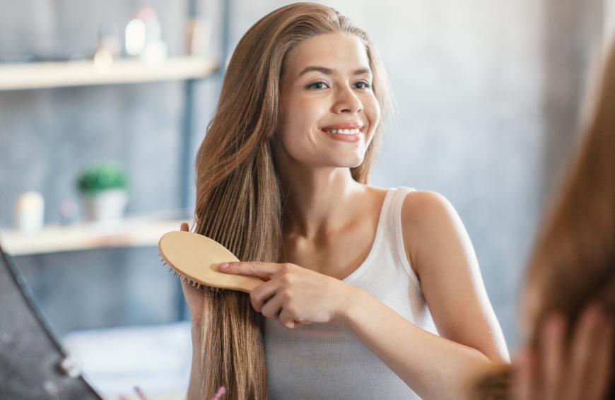 Es gibt eine Haarbürste, die Frizz ein für alle Mal bekämpft. 