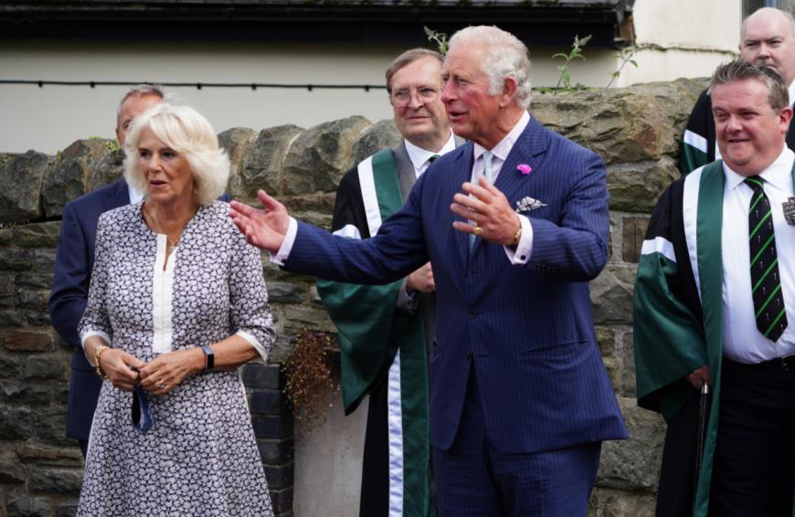 Der Vater von William und Harry scheint sich intensiv auf seine zukünftige Rolle als König vorzubereiten.
