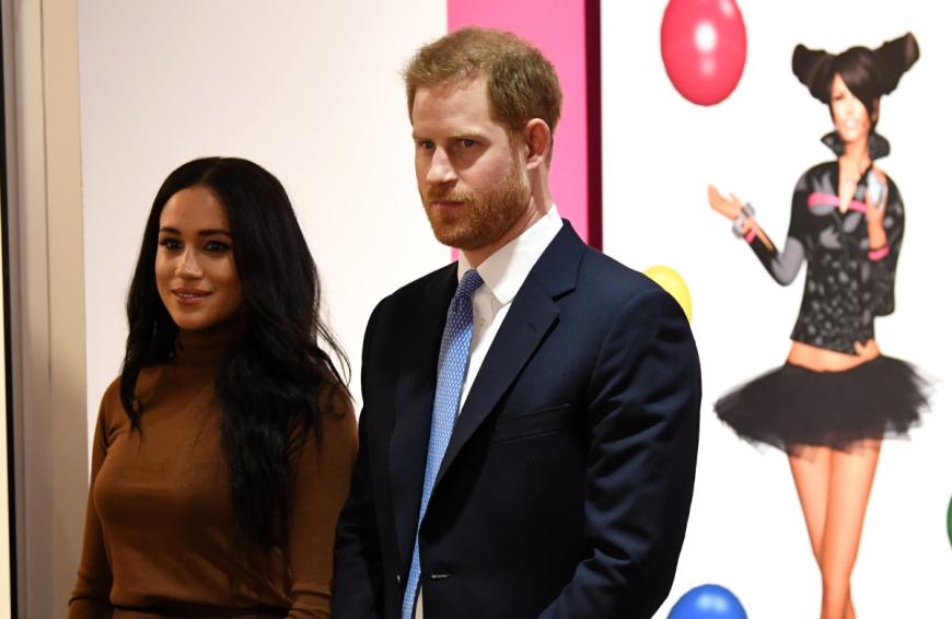 Mehrere Entscheidungen, die Meghan und Ehemann Prinz Harry getroffen haben, sind am Hof wohl gar nicht gut angekommen.