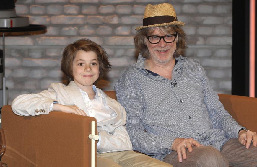 Helge Schneider mit seinem Sohn Charlie bei