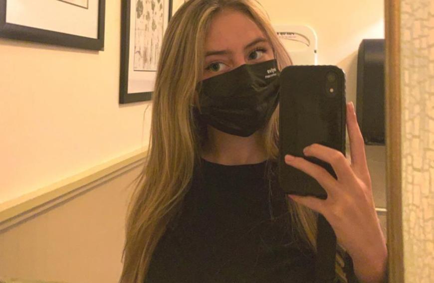 Leni lebt mit ihrer Mutter, ihren Geschwistern und ihrem Stiefvater Tom Kaulitz in Los Angeles.