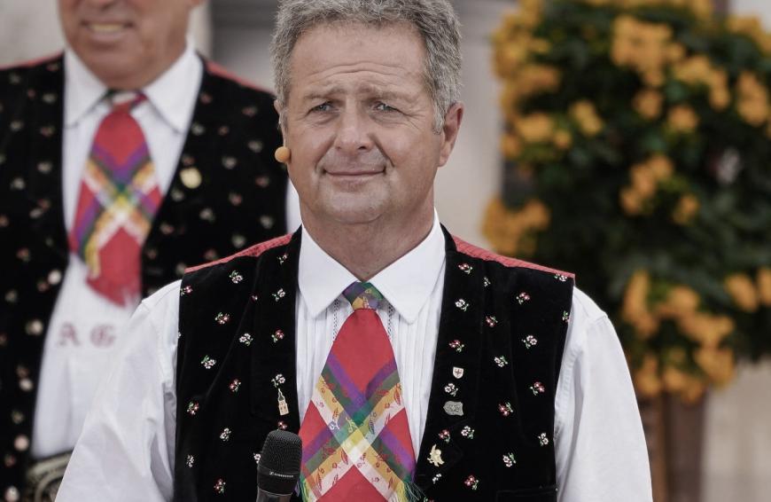 ... und zwar von Schlager-Kollege Norbert Rier, der als Mitglied der Kastelruther Spatzen jahrelange Erfahrung in der Musikbranche hat.