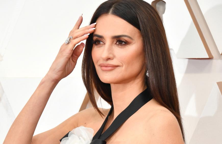 Dass Penélope Cruz schon Ende 40 ist, sieht man der schönen Schauspielerin nicht an. Das könnte sie einer Anti-Aging-Creme zu verdanken haben ... 