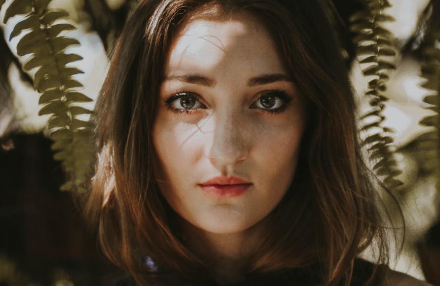 Was für uns von einer guten Anti-Aging-Creme wünschen? Sie sollte effektiv sein, am besten natürliche Inhaltsstoffe enthalten und nicht zu teuer sein. Solch ein Produkt haben wir in der Drogerie entdeckt ... 