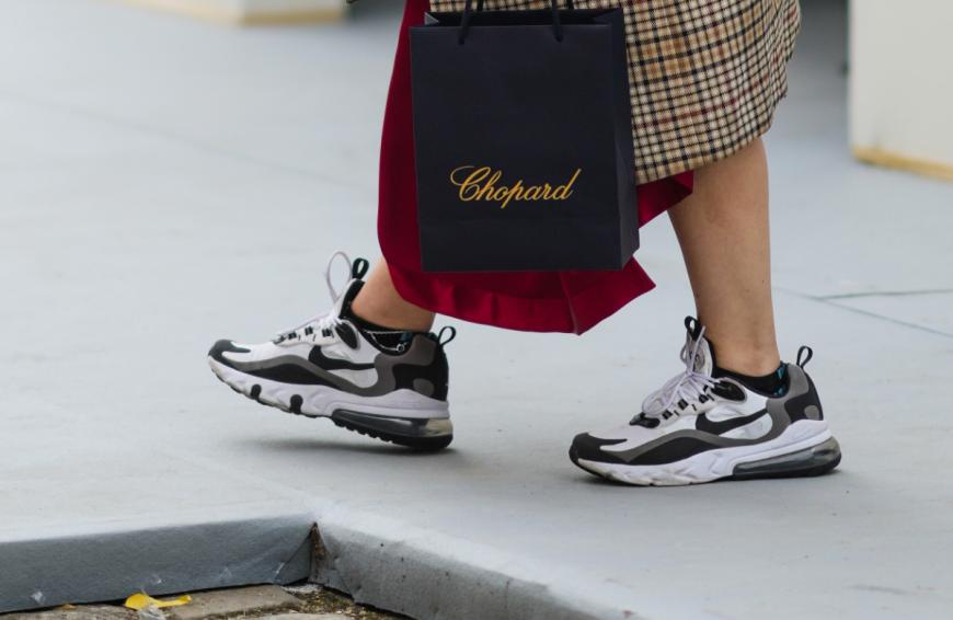 Wir kennen die Herbst-Trends 2021 in puncto Sneaker – und das sind die 3 Must-haves. 