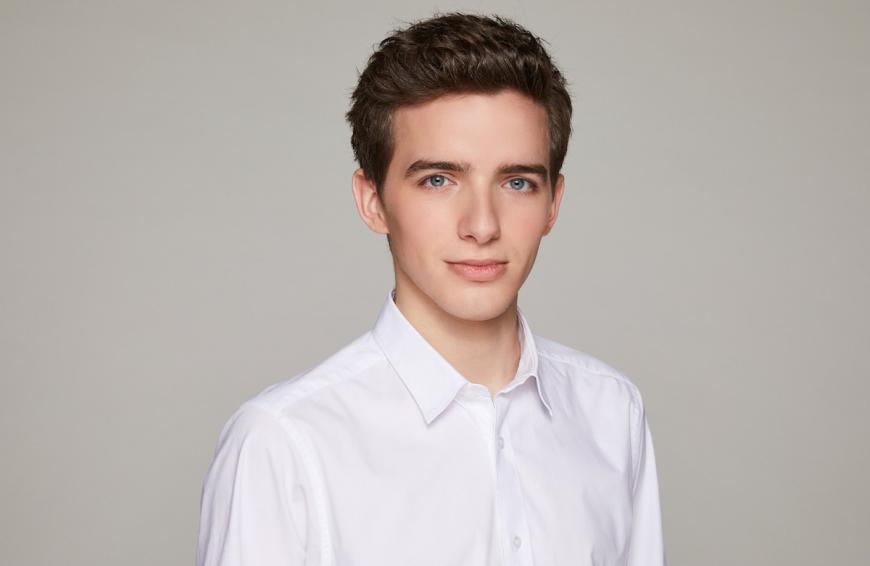 Luis Ahrens kehrt zurück! Vor zwei Jahren stieg Maximilian Braun bei GZSZ aus. Seine Figur ging ins Ausland.