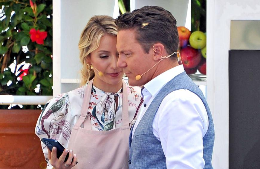 Stefan Mross und Anna-Carina Woitschack sind ein Jahr nach ihrer Live-Hochzeit ...
