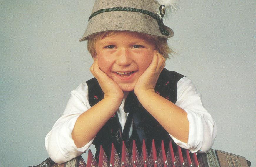 Florian Silbereisen fing schon mit drei Jahren an, die Steirische Harmonika zu spielen. Hier ist er im Alter von fünf Jahren zu sehen.