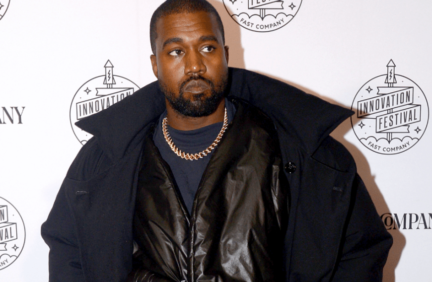 Kanye West sucht kreative Inspiration für sein neues Album in einem Stadion.