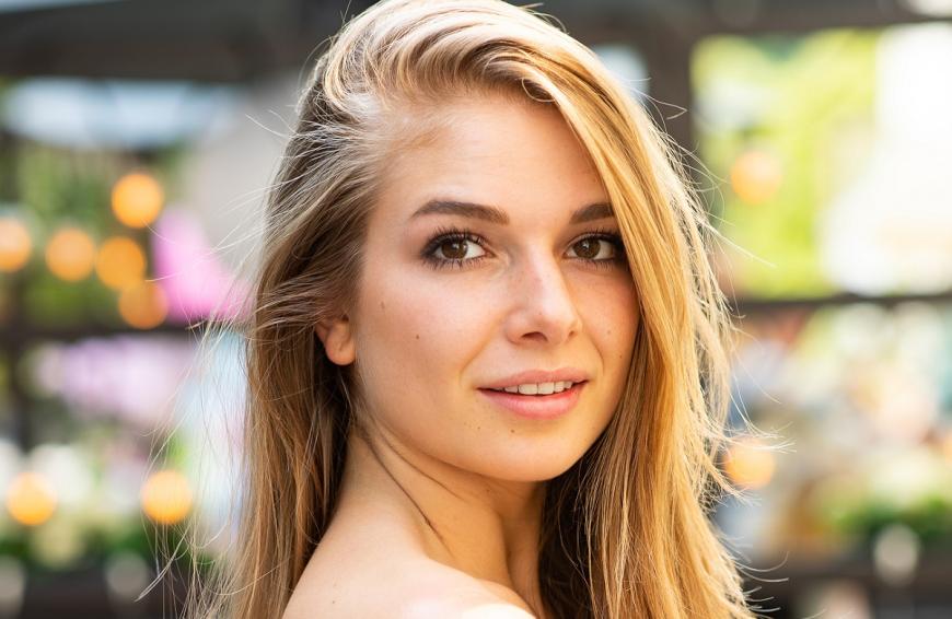 Wie die Fernsehmoderatorin auf Instagram offenbart, leidet sie an Endometriose.