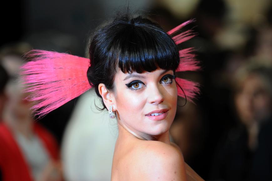 Fans fürchten deshalb, Lily Allen könnte zurück in alte Muster gefallen sein und mithilfe von verschreibungspflichtigen Medikamenten unbedingt so schlank wie möglich werden wollen.