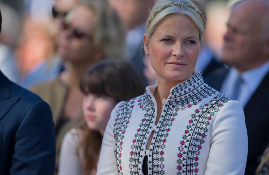 Der traurige Grund: Am Hof macht man sich Sorgen um die Gesundheit der Kronprinzessin.