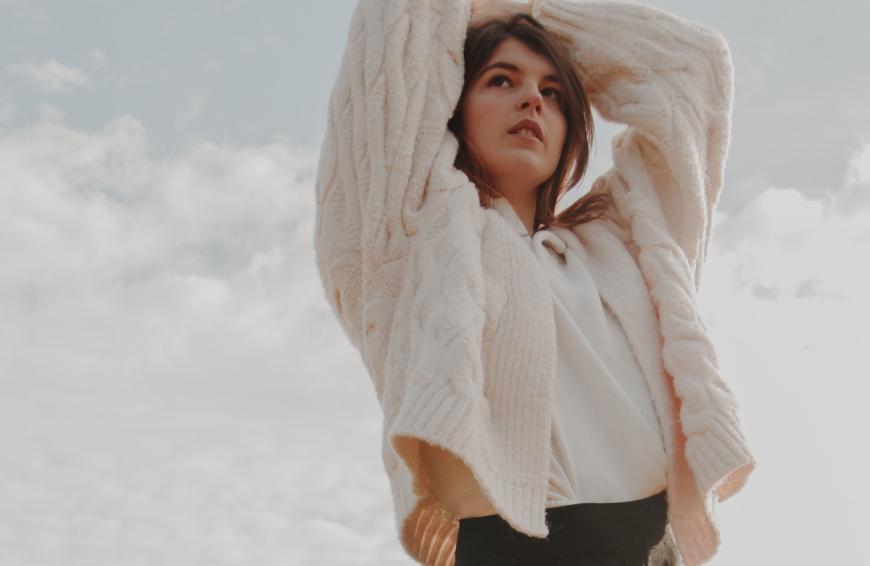 Strick ist DER Herbst-Trend schlechthin. Daher haben wir uns nach den 5 schönsten Strickjacken für den Übergang umgeschaut – und sind fündig geworden!