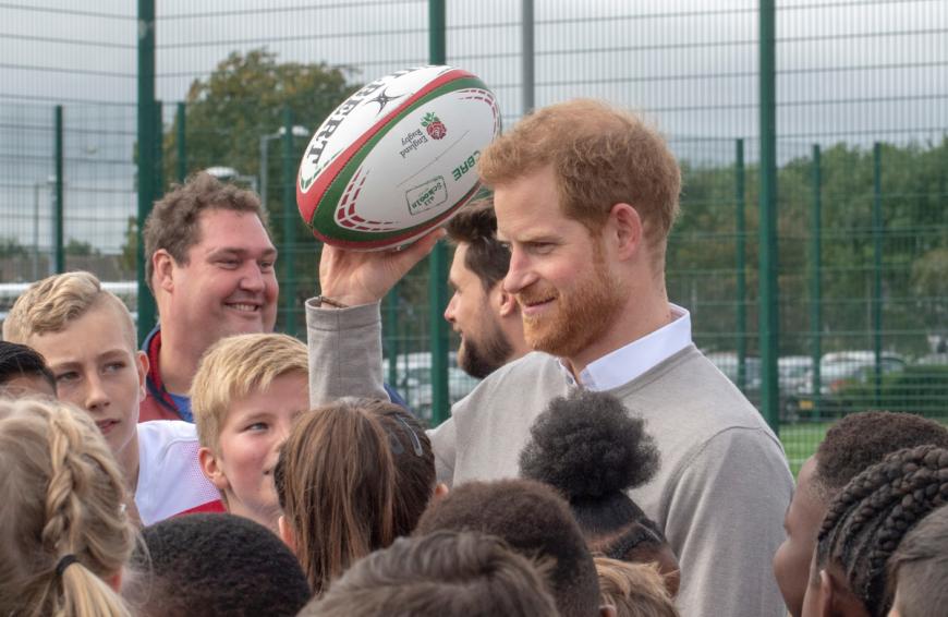 Eine Expertin vermutet, dass es besonders eine Sache gibt, die Harry an seinem neuen Leben genießt.