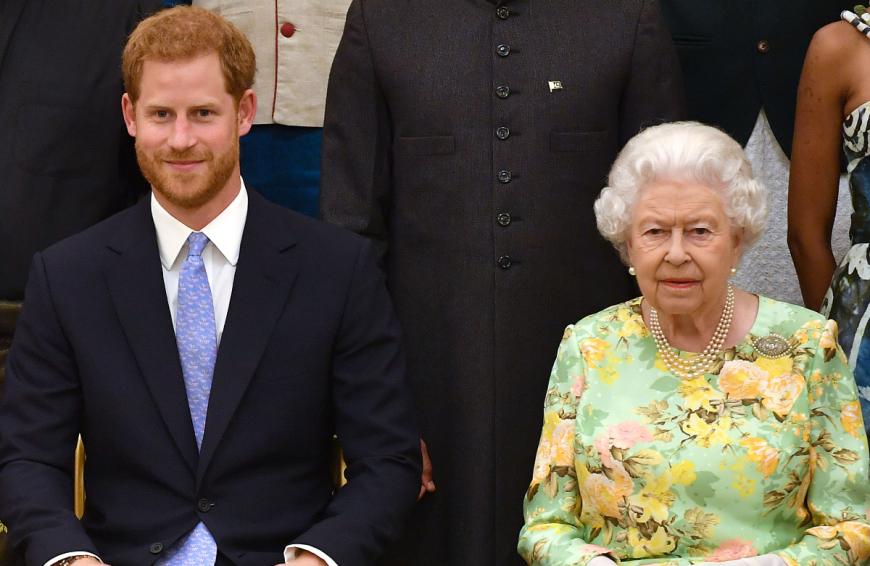 Die Queen muss immer wieder neue Angriffe von Prinz Harry ertragen.