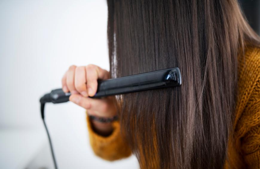 Glätteisen, Bürste und Lockenstab in Einem – mit einem gehypten E-Styler gelingt dir jeder Hairstyle. 