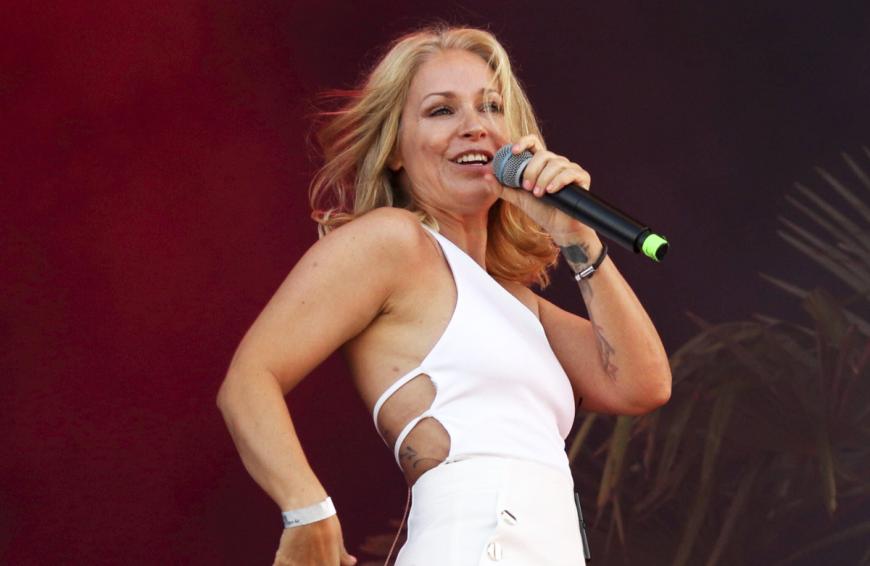 Michelle singt im Duett mit der Boyband Team 5ünf.