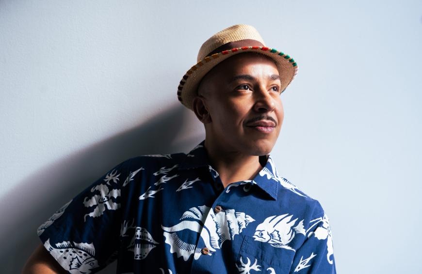 Im Talk mit OKmag.de spricht Lou Bega über sein neues Album und vieles mehr.