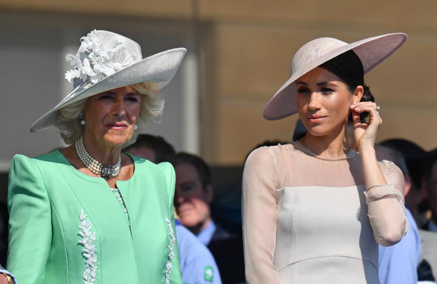 Zwischen Meghan Markle und Herzogin Camilla soll es während Meghans Zeit am Hof zum Eklat gekommen sein.