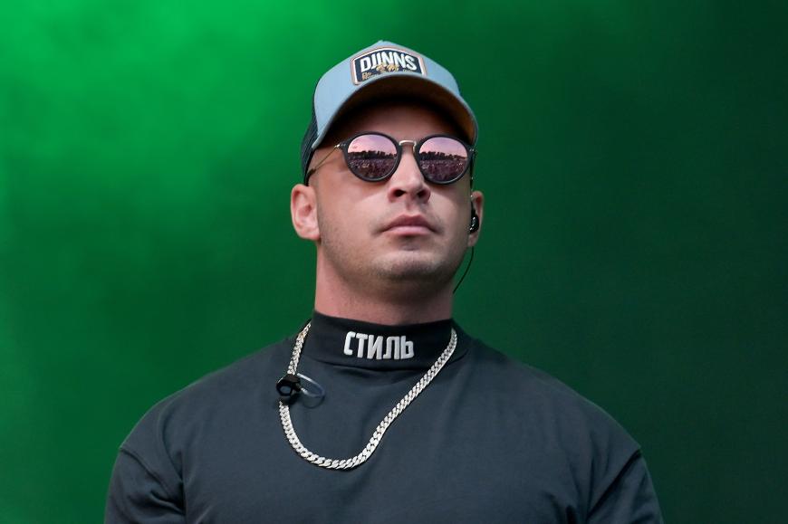Das Konzert musste deswegen sogar kurze Zeit unterbrochen werden.