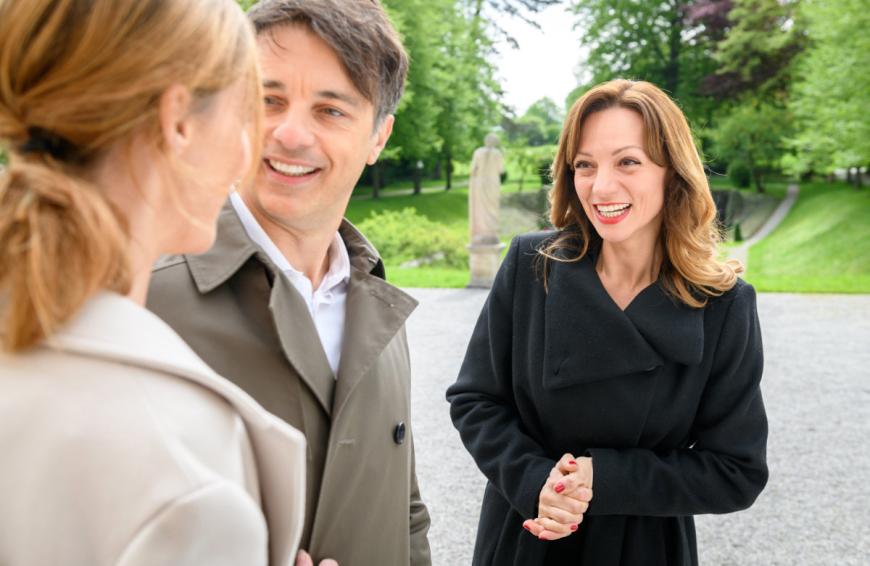 Ariane spinnt eine böse Intrige gegen das Paar.