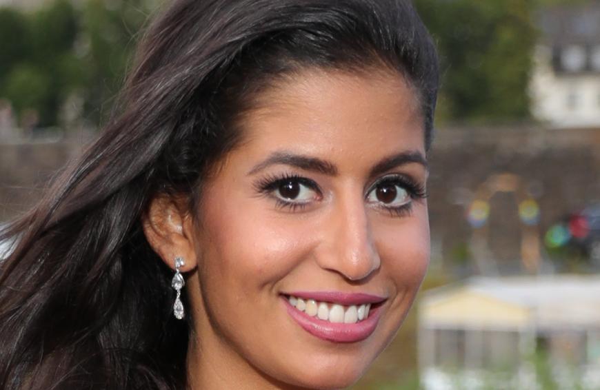 Eva Benetatou befand sich einst selbst in derselben Situation wie Yeliz Koc, gibt ihr Ratschläge.
