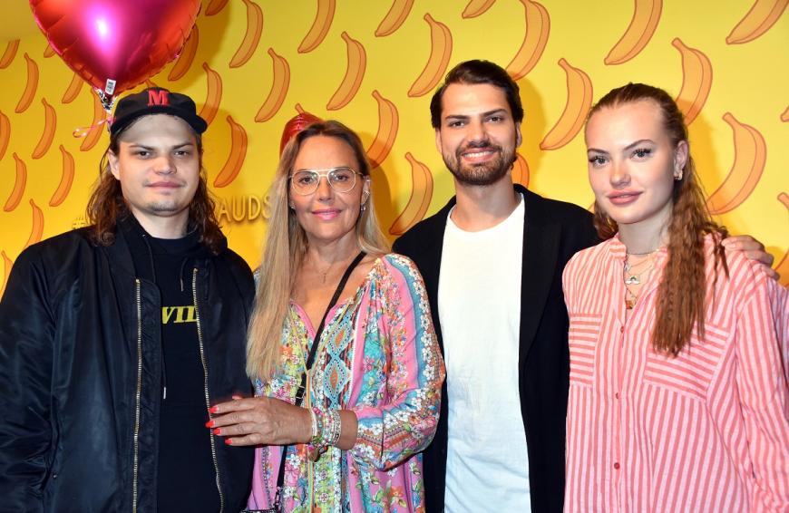 Das neue Reality-Format handelt von Natascha Ochsenknecht und ihren Kindern Jimi Blue, Wilson und Cheyenne.