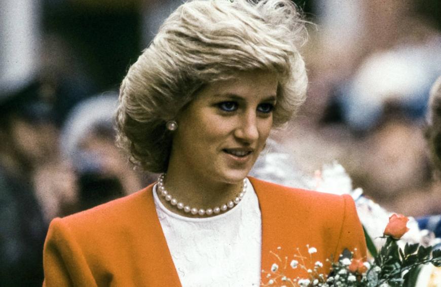 Doch inzwischen ist bekannt: Diana gab das Interview, weil der Journalist der BBC ihr zuvor falsche Informationen zuspielte.