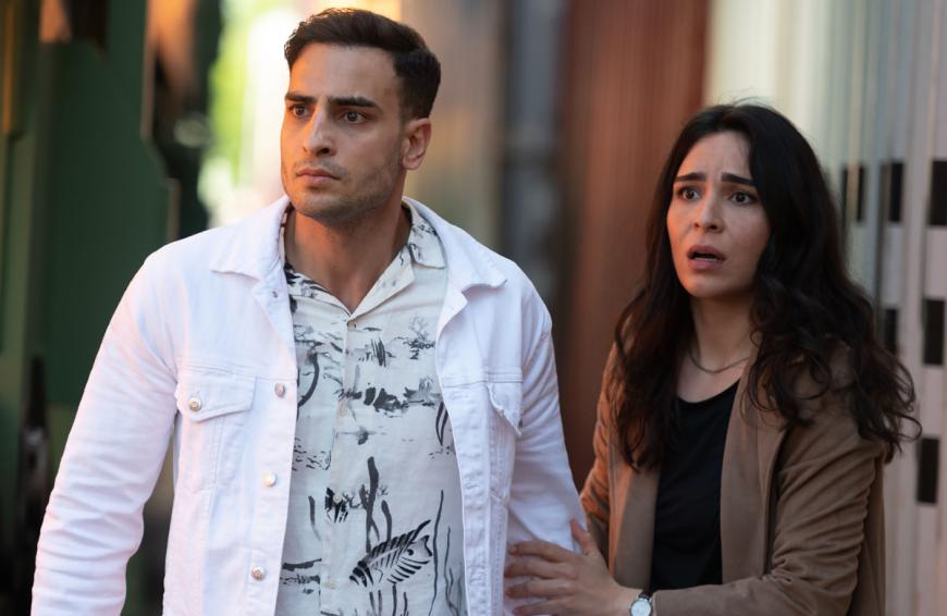 Nihat (Timur Ülker) macht sich gemeinsam mit Shirin (Gamze Zenol) auf die Suche nach seiner Mutter.
