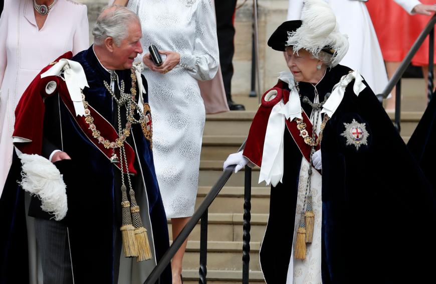 Mit einem davon ist die Queen wohl alles andere als einverstanden.