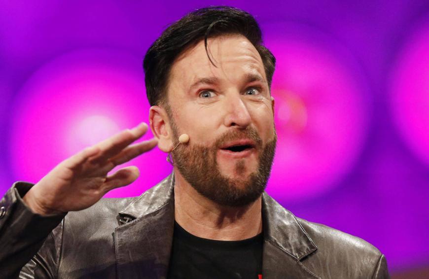 Michael Wendler jubelt über die Aufhebung des Haftbefehls gegen ihn.