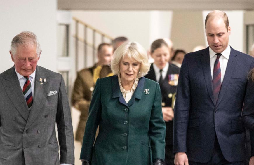 Besonders Herzogin Camilla soll sich darüber gewundert haben, wie die beiden miteinander umgingen.