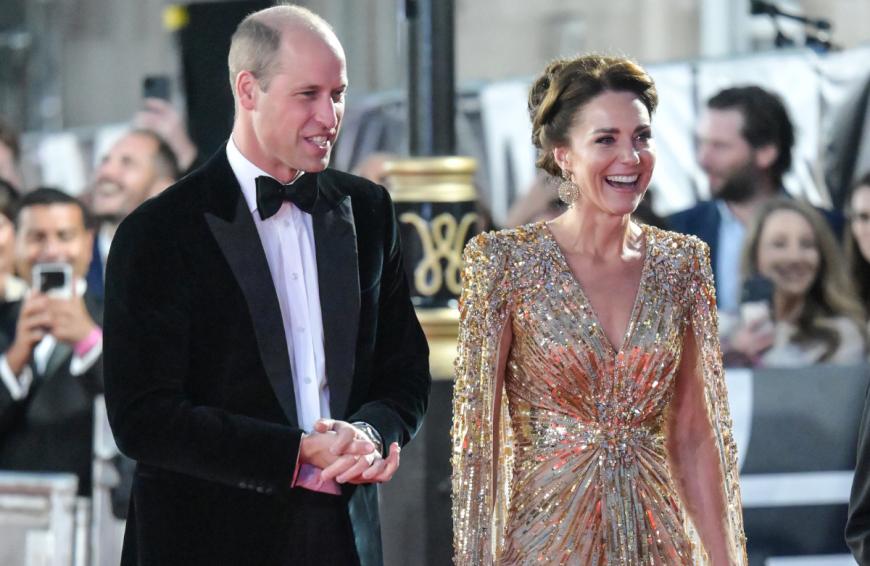 Großer Auftrittt für Herzogin Kate! Die Frau von Prinz William begeisterte bei der Premiere des neuen James-Bond-Filmes. Doch etwas an ihrem Kleid sorgte für Erstaunen.