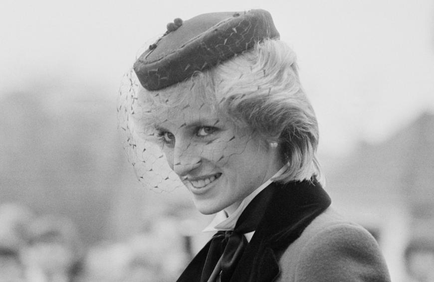 Und auch eine frühere Vertraute von Diana schlägt nun in eine ähnliche Kerbe. Hat der Palast die Prinzessin nicht ausreichend vor der Presse geschützt?