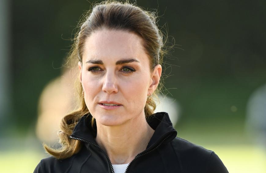 Herzogin Kate spielt ihre Rolle als Frau an der Seite von Prinz William seit zehn Jahren nahezu perfekt. Doch sie hatte es nicht immer leicht.