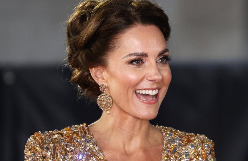 Herzogin Kate legte auf der "James Bond"-Premiere einen hinreißenden Auftritt hin. Auch hier begeisterte sie mit einem jugendlich-frischen und faltenfreien Teint. 