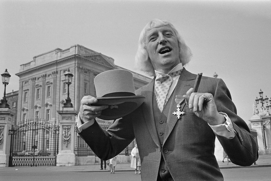 Moderator Jimmy Savile soll sich mehreren Frauen gegenüber unanständig verhalten haben, darunter auch Lady Di...