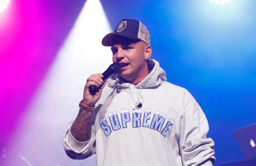 Wenn es nach dem Sänger geht, moderiert Jana Ina Zarrella bald wieder die Show - mit ihm als Special Guest.