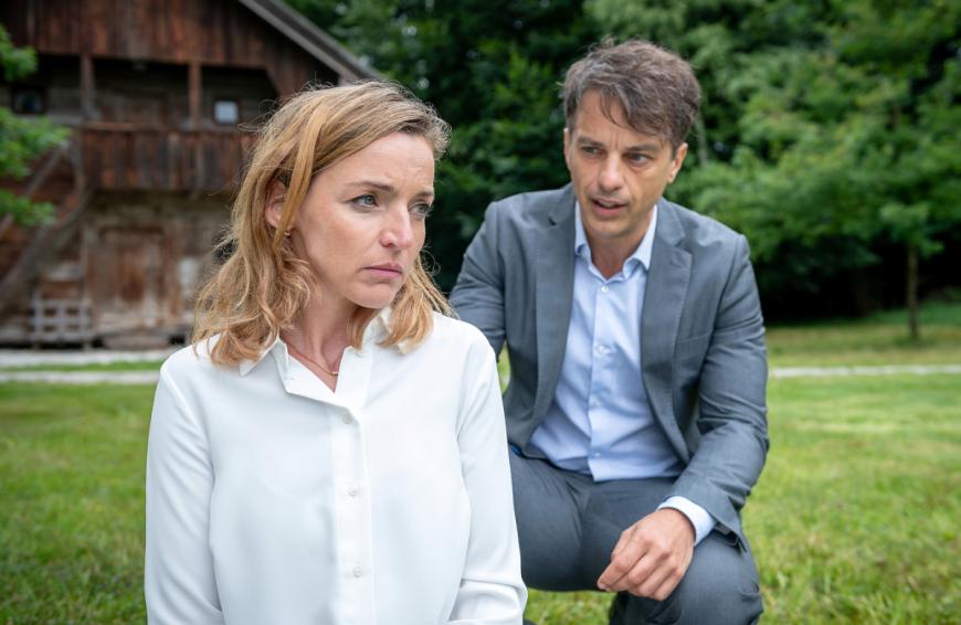 Robert (Lorenzo Patané) und Lia (Debby Müller) hatten in letzter Zeit einige Krisen zu überstehen. Folgt schon ganz bald die nächste?