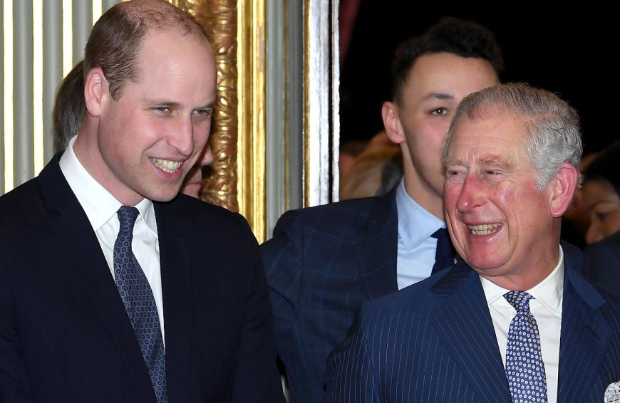 Immer wieder gibt es Forderungen, dass Charles den Job lieber direkt an seinen Sohn William übergeben sollte.