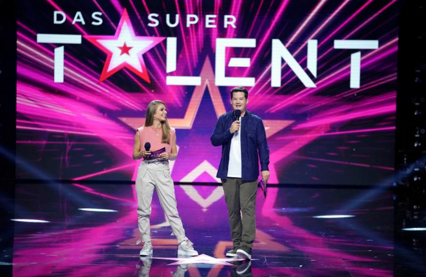 Lola Weippert und Chris Tall moderieren die aktuelle Staffel von