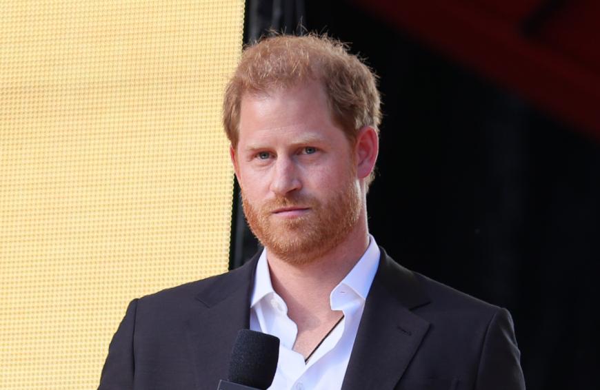 Prinz Harry steckt in einer ziemlichen Zwickmühle.