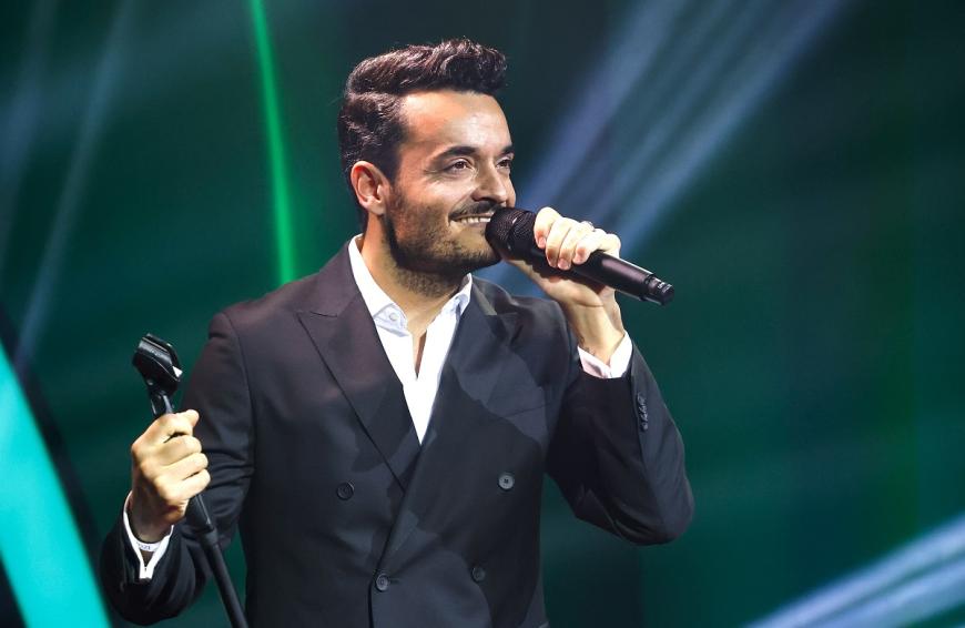 Im nächsten Jahr startet er seine erste Solo-Tournee!