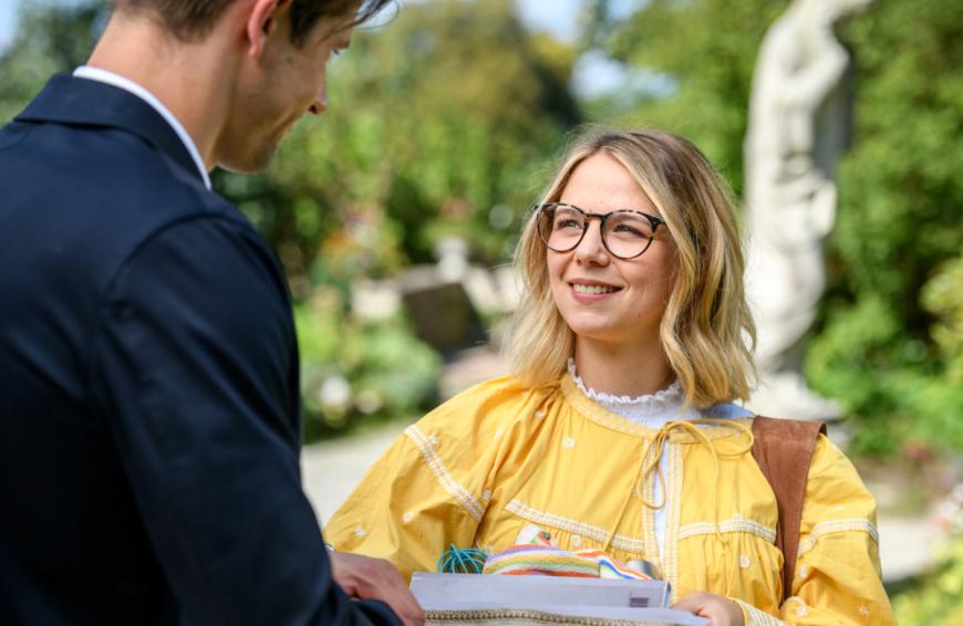 Josie Klee (Lena Conzendorf) die Paul gerne für sich hätte, gefällt das gar nicht.