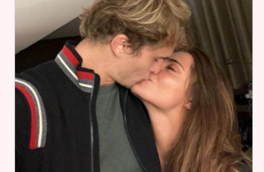 ... schwebt Sophia jetzt mit Alexander Zverev auf Wolke 7.